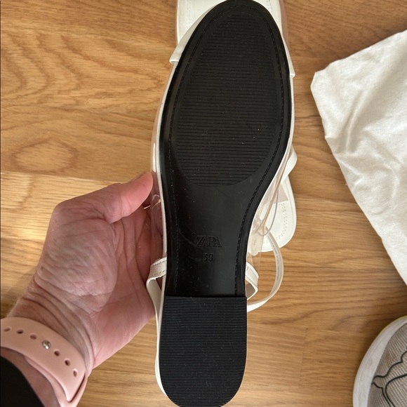 Zara Stylish White Women'Girls flats - Picture 2 of 3